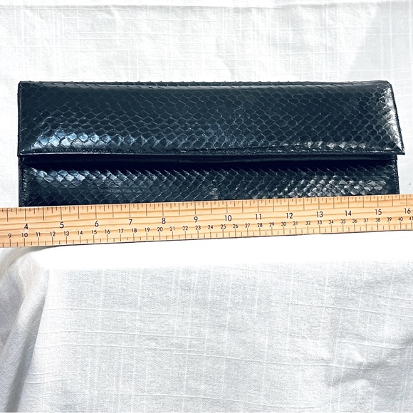 Vintage Genuine Snakeskin Oversized Clutch - Right On Trend For Fall 2023 - Picture 8 of 11
